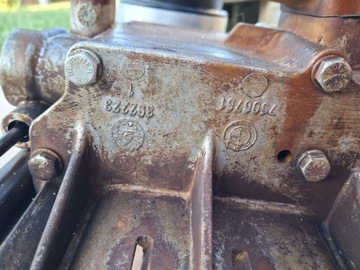 фото thumb №5, Насос масла n62b44 333km bmw e60 e63 e65 7508643