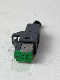 фото thumb №5, Роз'єми штекер колодка зчитувач навігації mazda 3 bm