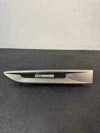 фото thumb №1, Jaguar xe молдинг крила ліва gx73-280b11 r-sport