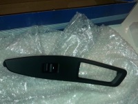 фото thumb №1, Hyundai i20 14- перемикач панель скло правий задня