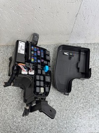 фото thumb №1, Коробка запобіжників mazda 3 bm 2013-2017 g46c-675x0