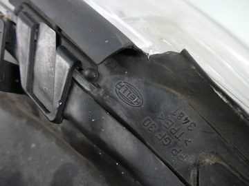 фото thumb №10, Audi a8 d3 лампа правый перед линза крепления