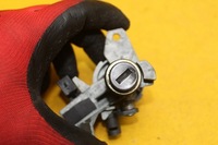 фото thumb №6, Вкладка замка крышки задний a4 b7 8e0827573