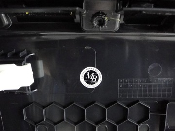 фото thumb №16, Mercedes glb x247 247 оббивка боковина двері передні праві червона nić