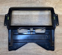 фото thumb №1, Рамка радио land rover discovery sport l550 оригинальный номер lk72-047a04-a