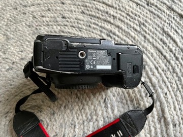 Зеркальная камера CANON EOS 5D Mark II