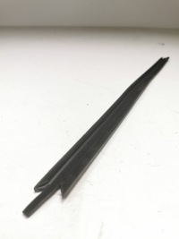 фото thumb №6, Уплотнитель стёкла дверь правая перед ford fiesta 1976-1989 ax oem номер 6181182