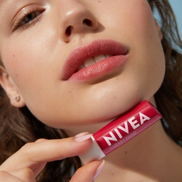 NIVEA Защитная губная помада — Вишня — Cherry Shine