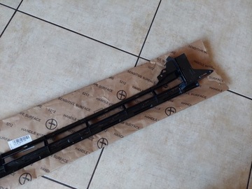 фото thumb №8, Решітка бампера - середня - audi a6 c7 - 4g0 - рестайлінг - нова