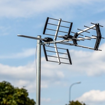 ANTENA SATELITARNA KIERUNKOWA DO TV NAZIEMNEJ DVBT 2 ZEWNĘTRZNA LTE UHF 4K