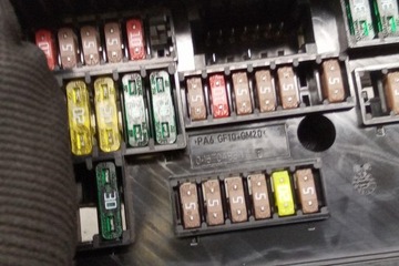 фото thumb №7, Коробка запобіжників bmw 5 f10 9252815 2.0l дизель 2011