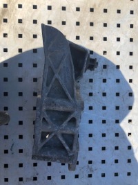 фото thumb №1, Кронштейн двигуна renault laguna 8200281990