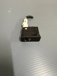 фото thumb №1, Разъём port usb bmw x1 f48 6820397
