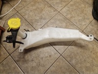 фото thumb №1, Бак омывателя помпа jeep avenger 52170132