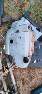 фото thumb №1, Volvo xc70 ii 2.4 защита верхний крышка двигателя 08-14