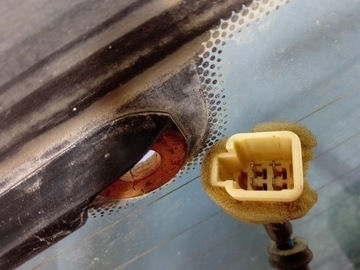 фото thumb №3, Mazda tribute i ep 00-04 скло задня кришки зад відкидна