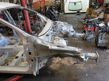 фото thumb №1, Чверть лонжерон праві перед volvo xc60