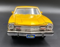 Ford Maverick 1974 желтый 1:24 Motormax 79042
