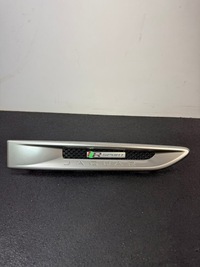 фото thumb №1, Jaguar xe молдинг крыла правая gx73-280b10 r-sport