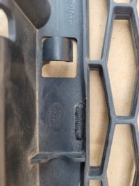 фото thumb №4, Land rover discovery sport решётка средняя