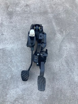 фото thumb №1, Педаль тормоза dacia duster ii 2 4x4 1,5dci 8201606986