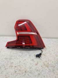 фото thumb №1, Volvo s60 iii 18- лампа права задня задня 31689680