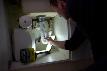 ЛАМПА ФАКЕЛ ДЛЯ МАСТЕРСКОЙ R18ALF 18V RYOBI + 2Ah