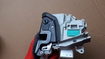 фото thumb №6, A3 8v sq5 замок дверь левый зад 5pin 8k0839015g