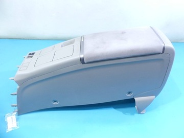 фото thumb №1, Подлокотник toyota estima iii 06-19 uk