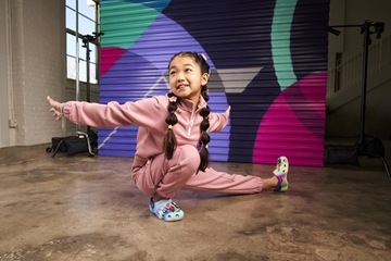 Детская обувь Crocs Classic Vday Kids Сабо 209754 Сабо 33-34