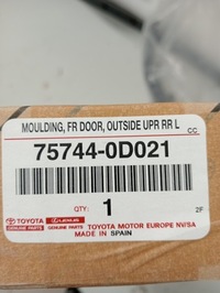 фото thumb №5, Молдинг бічна ліва toyota yaris hybrid 14-20 75744-0d021