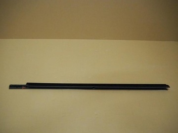 фото thumb №5, Планка ущільнювач скла лівий перед grand cherokee wk2 рестайлінг