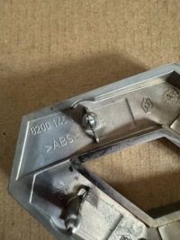 фото thumb №4, Значок эмблема renault megane 8200145816