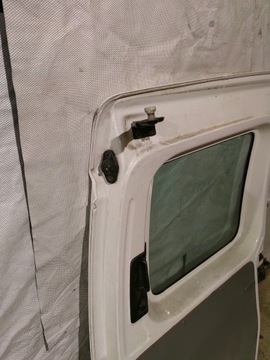 фото thumb №7, Двері праві бічні зсувні vw caddy 03-10