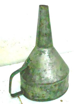 Металлическая мастерская воронка с ситечком, старина.