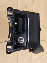 фото thumb №1, Audi a4 b8 popielnicza перед