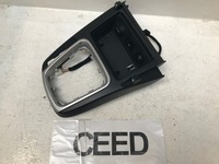 фото thumb №1, Kia ceed iii рестайлинг рамка туннеля рычаг переключения передач usb прикуриватель eu механическая коробка передач 21-23