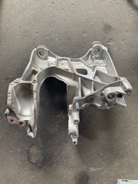 фото thumb №1, Audi a8 d5 кронштейн тележки правые 4n0399296m