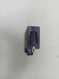 фото thumb №1, Зчитувач роз'єм карти sim volvo s90 ii 31494702