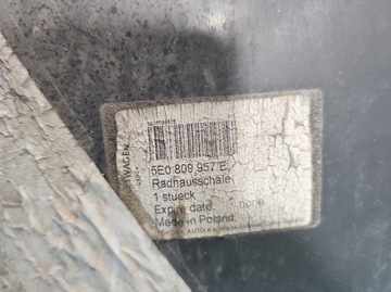 фото thumb №10, Підкрилок перед ліві skoda octavia iii 5e0809957e