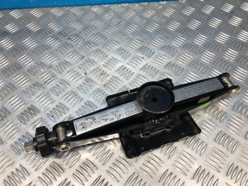 фото thumb №1, Mercedes w169 домкрат подъемник w245 a1685830715