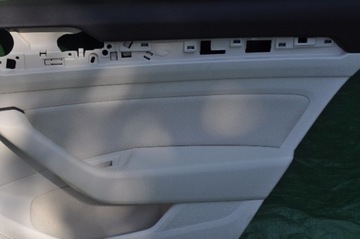 фото thumb №6, Боковина оббивка двері праві задні vw passat b8