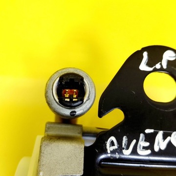 фото thumb №11, Ремені безпеки лівий перед toyota avensis t250 5d 041024 nr1407