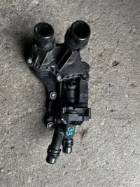 фото thumb №1, 33 audi vw 2.0tdi корпус термостата 05l121111q