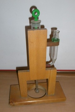 LABORATORYJNY MODEL POMPY SSĄCO-TŁOCZĄCEJ