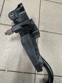 Tesla model y 20- педаль потенциометр газа тормоза европа Цена, фото thumb