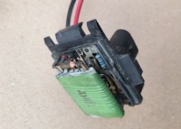 фото thumb №4, Резистор резистор вентилятор обдув renault kangoo i lift clio оригинальный номер 7701050890