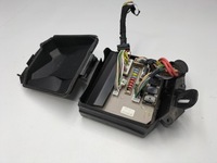 фото thumb №1, Renault clio iii 2007 рамка / модуль предохранителей