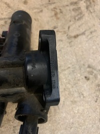 фото thumb №3, Корпус термостата renault 1.5dci 226301872r