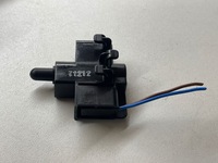 фото thumb №1, Выключатель концевой mercedes sl r231 slk r172 оригинальный номер a1728207910